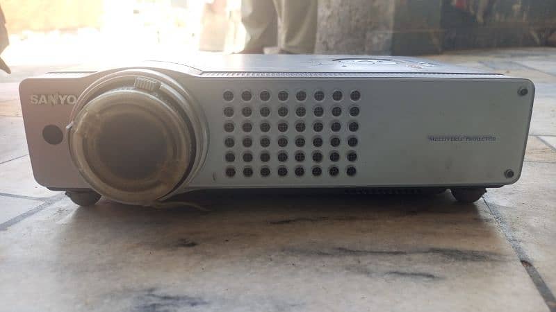 Sanyo projecter 0