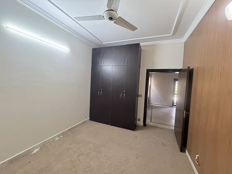 Perfect 7 Marla Double Storey Home 2 Car Porch & Independent Entrances for Each Portion! 10