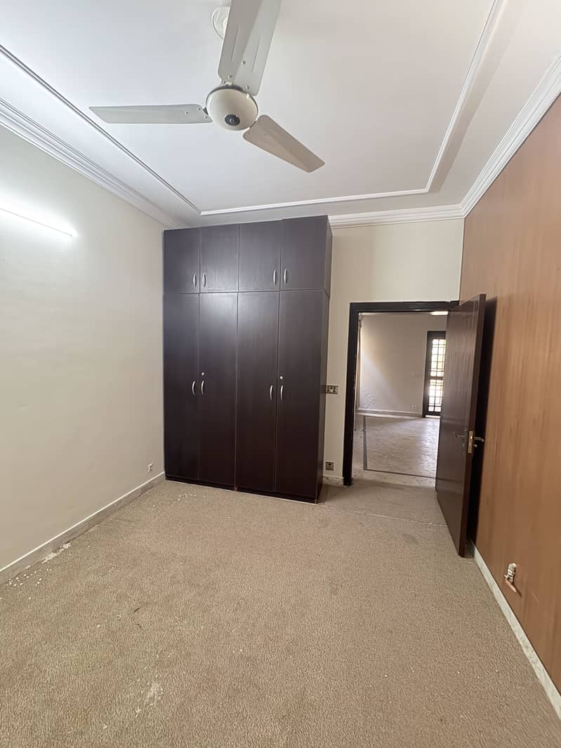 Perfect 7 Marla Double Storey Home 2 Car Porch & Independent Entrances for Each Portion! 12
