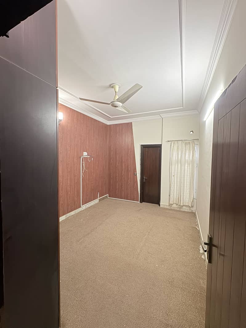 Perfect 7 Marla Double Storey Home 2 Car Porch & Independent Entrances for Each Portion! 16