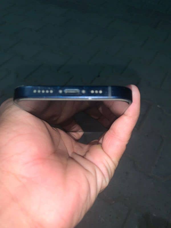 iphone 12.               (03037555595) 6