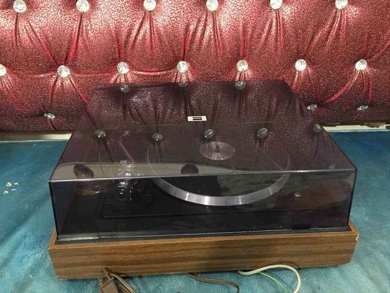 turntable 14