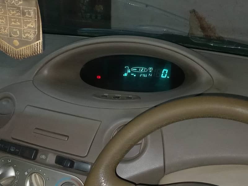 Toyota Platz 2003 | FL grade. Engine mileage: 130,000 km 2