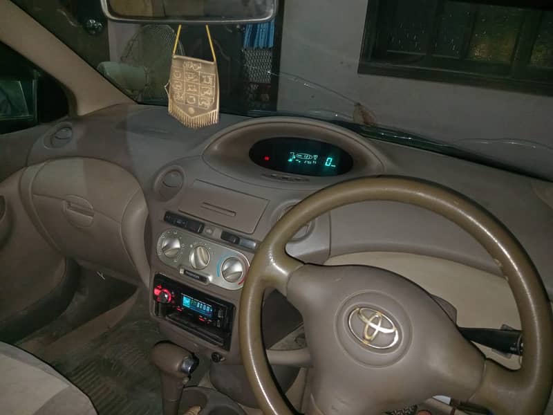 Toyota Platz 2003 | FL grade. Engine mileage: 130,000 km 3