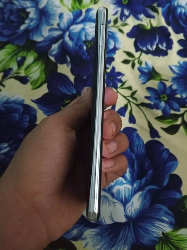 Aquos r2 4 64gb non PTA 10 10 condition WhatsApp number 2