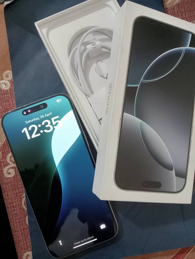 Apple iPhone 16 Pro Max 2