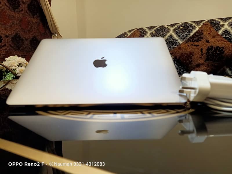 Apple Laptop MacBook Pro 2017,13''TouchBar, Core i5,256GB SSD,16GB RA 3