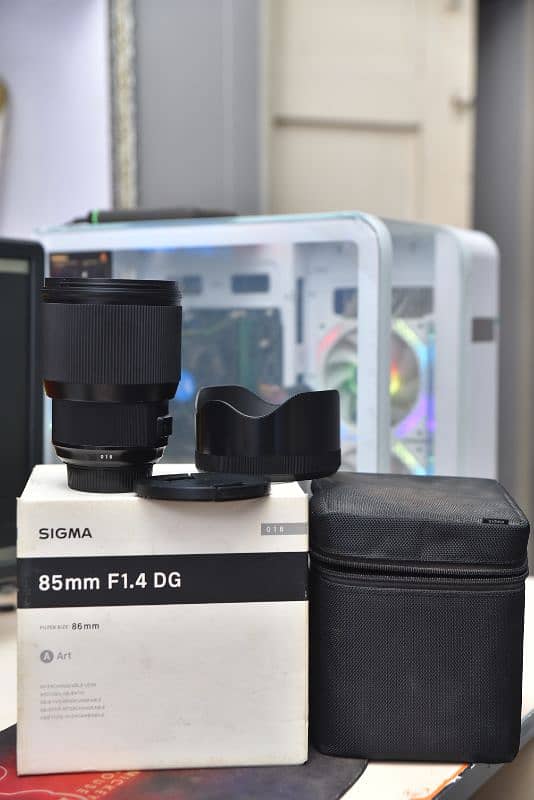 Sigma 85mm 1.4 Nikon Mount 0