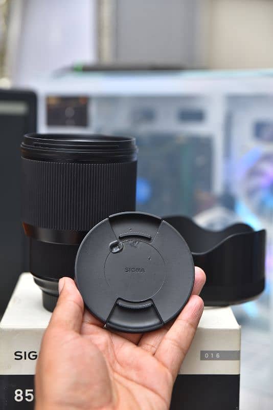 Sigma 85mm 1.4 Nikon Mount 8