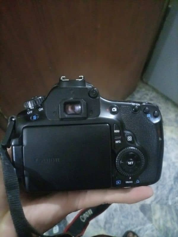 Canon 60 D DSLR camera 4