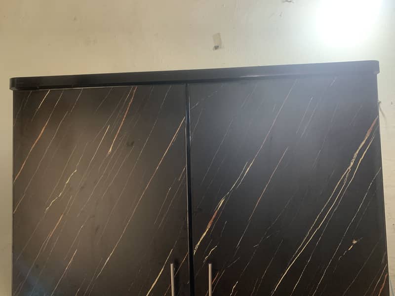 wardrobe  / almari 0