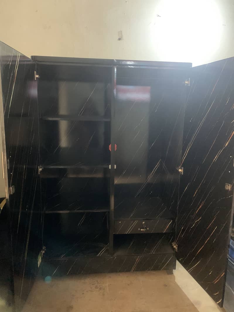 wardrobe  / almari 2
