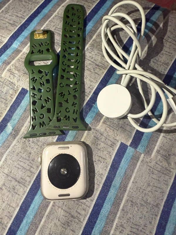 Brand New Apple Watch SE 2nd Genration 3