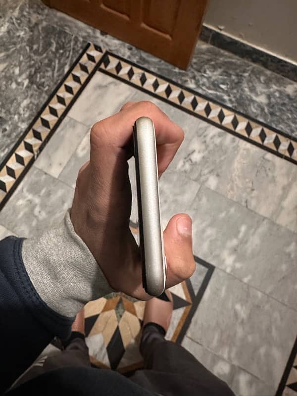 I phone 11 128 gb 2