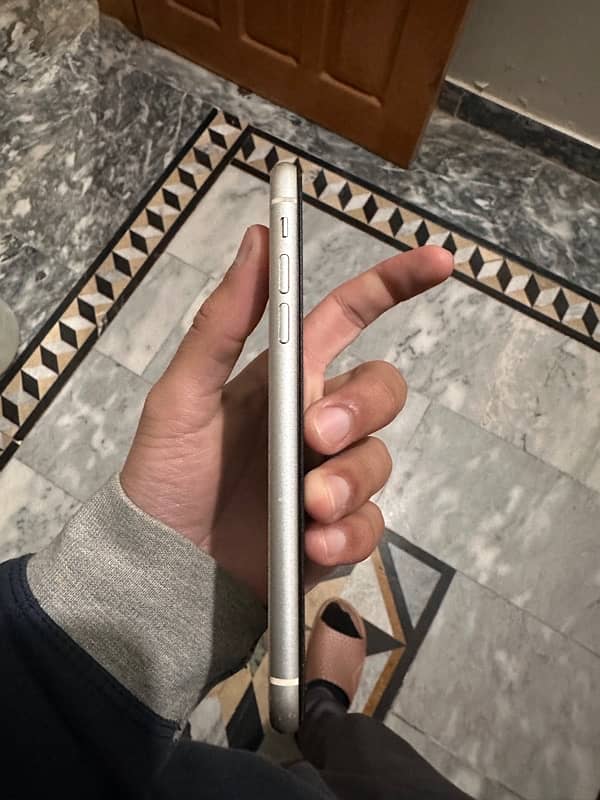 I phone 11 128 gb 4