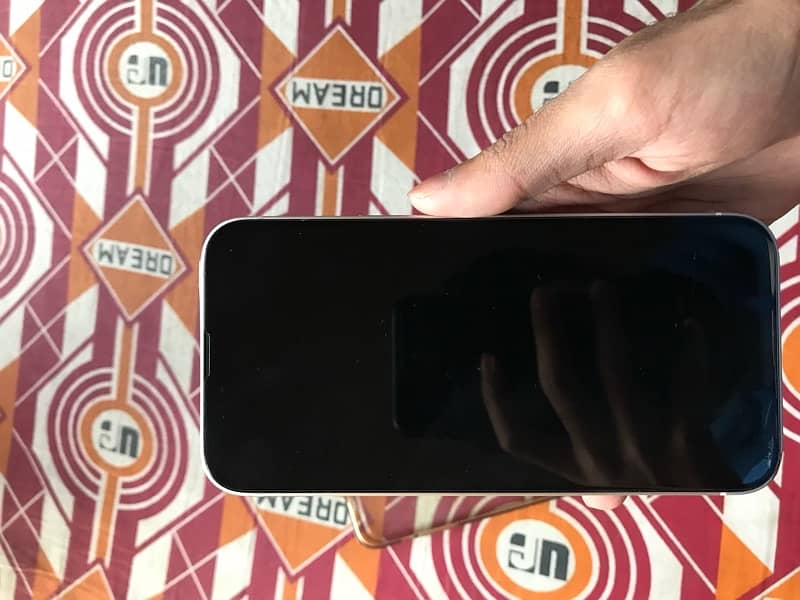 Iphone 14 plus 128 gb Non-pta starlight colour 3