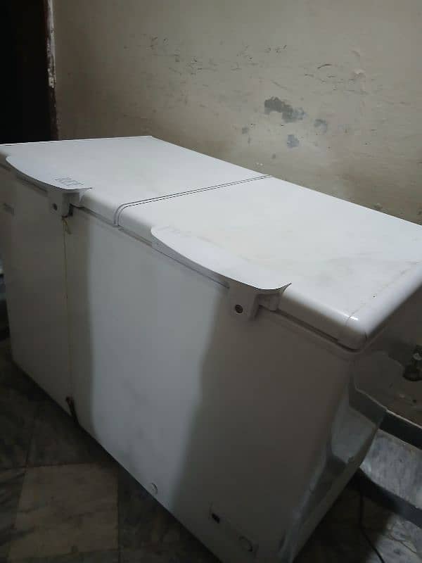 Deep Freezer for Sale – Excellent Condition! 4