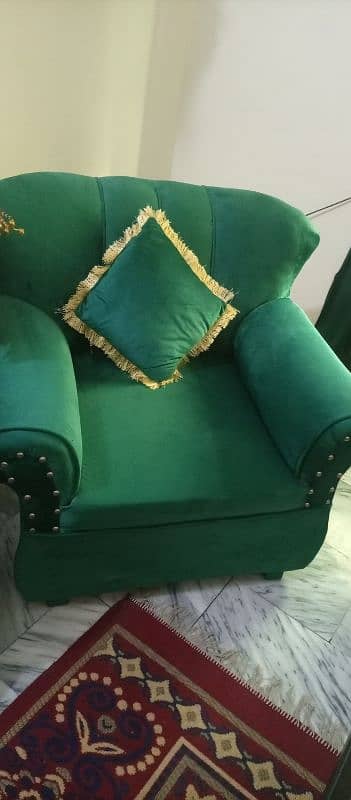 10 seater sofa set . . . 2 sofa 3 seater and 4 sofa 1 seater. . 10/10 2