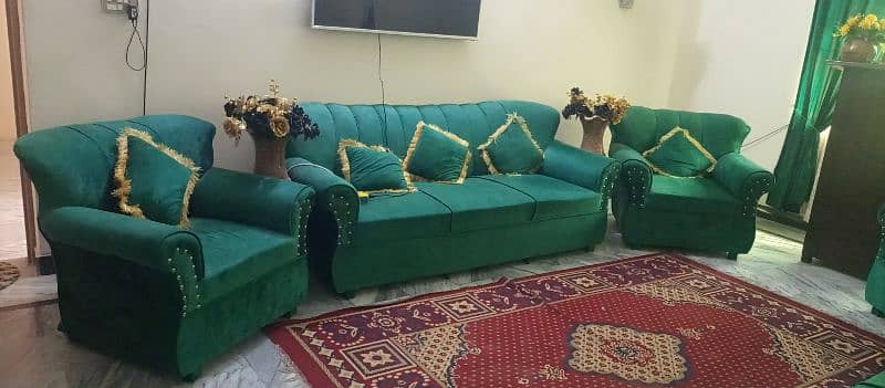 10 seater sofa set . . . 2 sofa 3 seater and 4 sofa 1 seater. . 10/10 3