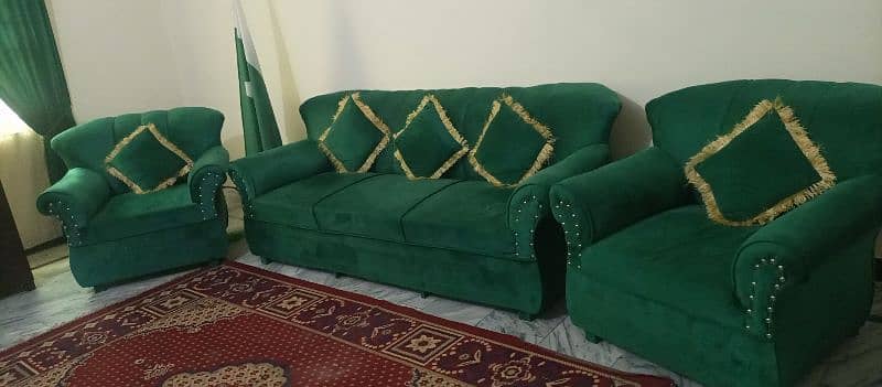 10 seater sofa set . . . 2 sofa 3 seater and 4 sofa 1 seater. . 10/10 4