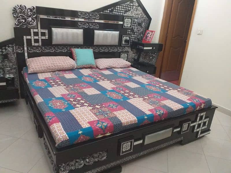 VVip Modern Bedroom set + wardrobe+ dressing table for sale 0