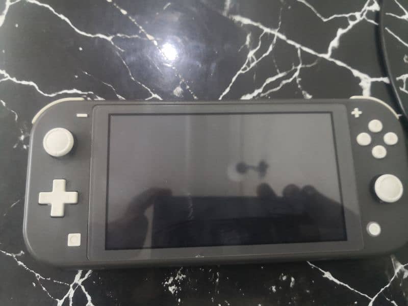 Nintendo Switch lite 7