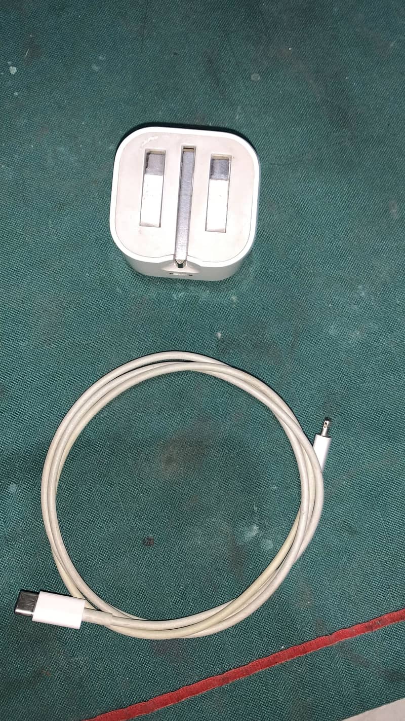 Iphone 100% original adapter and cable contact 03354289401 0