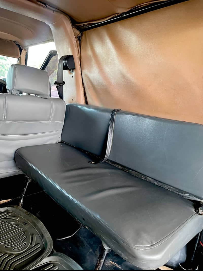 Toyota RKr Land Cruiser 3