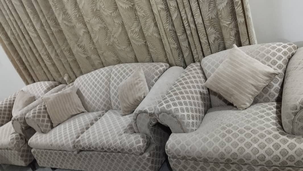 7 seater Sofa Set for sale 1