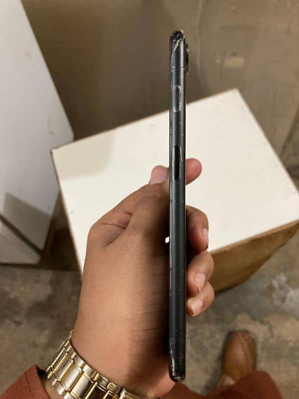 IPHONE 7 PLUS 32 GB PTA APPROVED 1