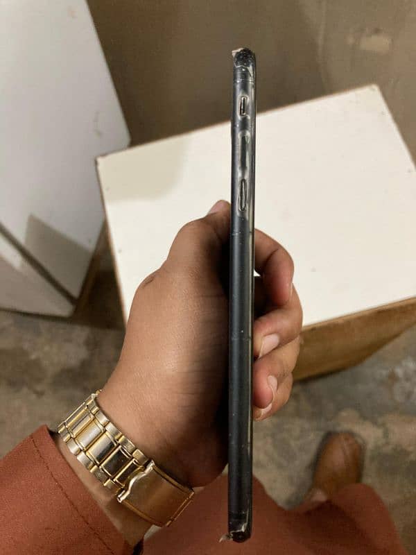 IPHONE 7 PLUS 32 GB PTA APPROVED 3