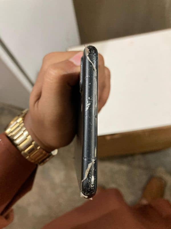 IPHONE 7 PLUS 32 GB PTA APPROVED 5