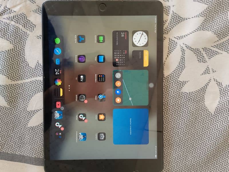 ipad 9 gen | 64 gb with box 1