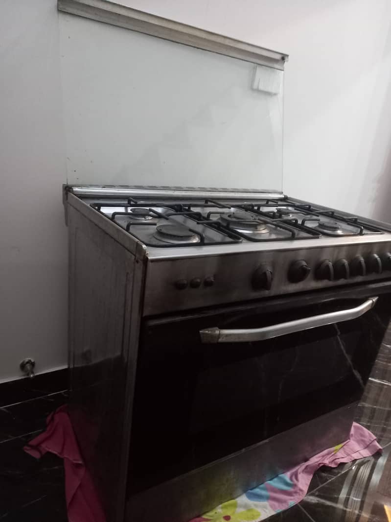 Cooking range (5 stove)  and Oven 3