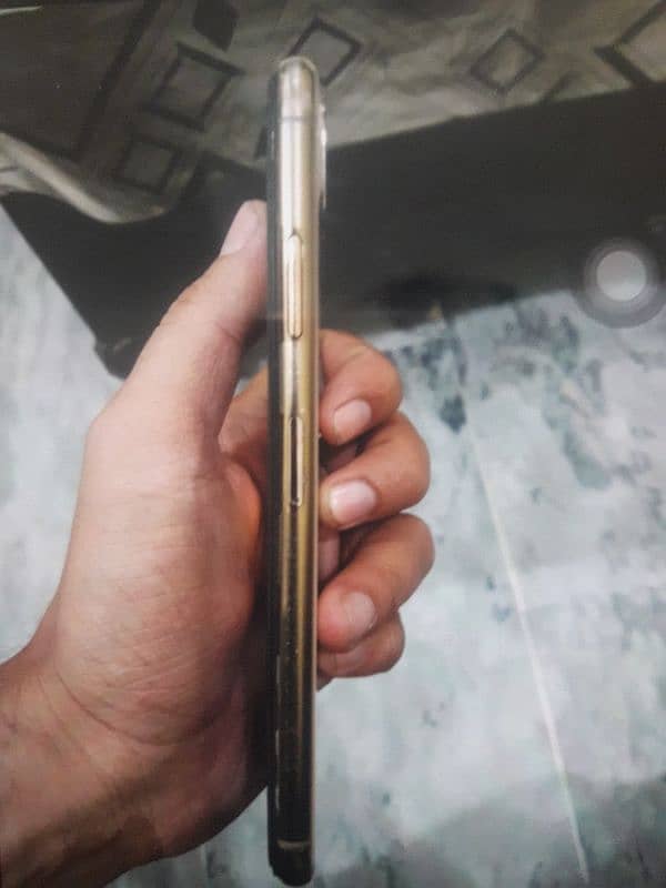 iphone XsMax256gb non pta only mbile gold clr battery chng trueton on 0
