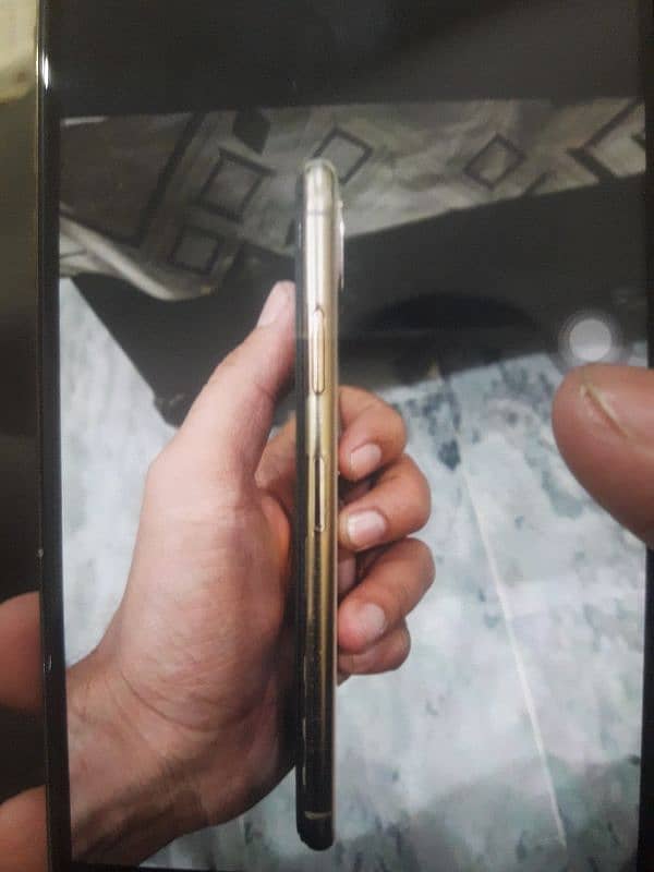 iphone XsMax256gb non pta only mbile gold clr battery chng trueton on 9