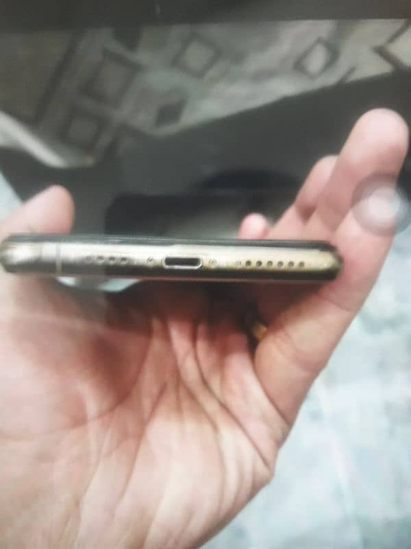 iphone XsMax256gb non pta only mbile gold clr battery chng trueton on 10