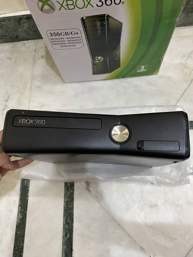 Xbox 360 slim 7