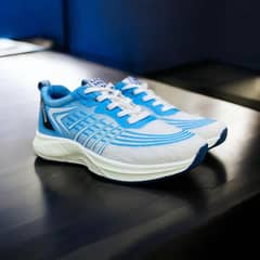 Leather running shoes for men available