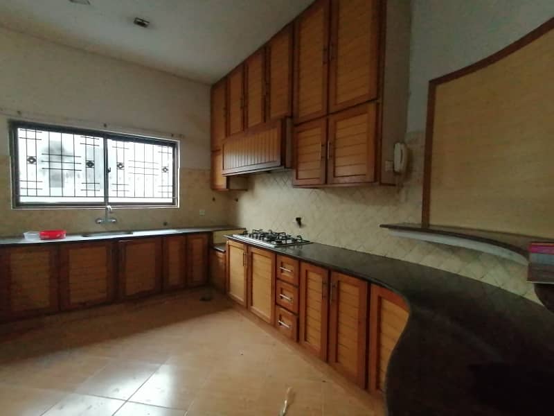 DHA 1 Kanal New Out Class Lower Portion For Rent In Phase 5 2