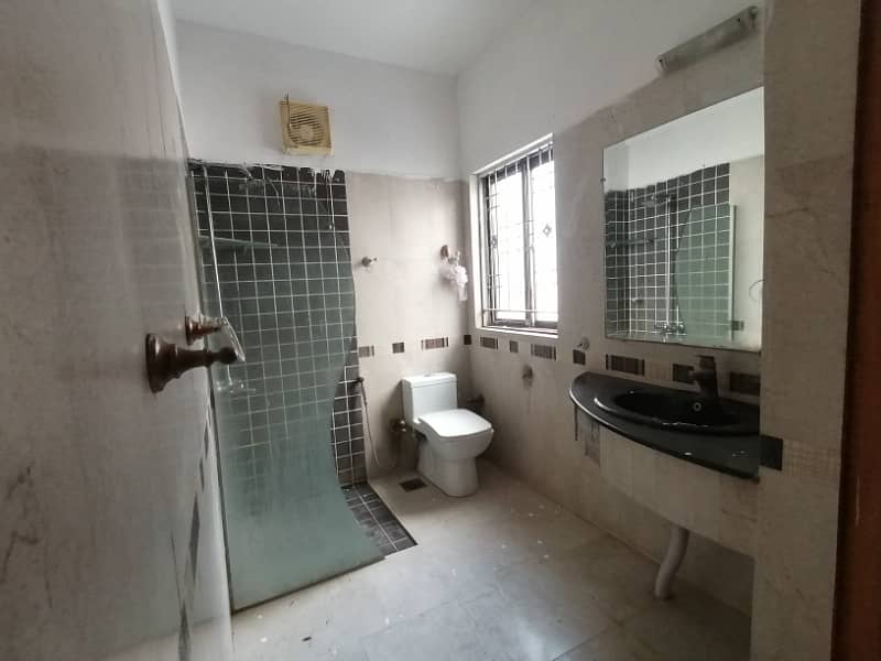 DHA 1 Kanal New Out Class Lower Portion For Rent In Phase 5 5