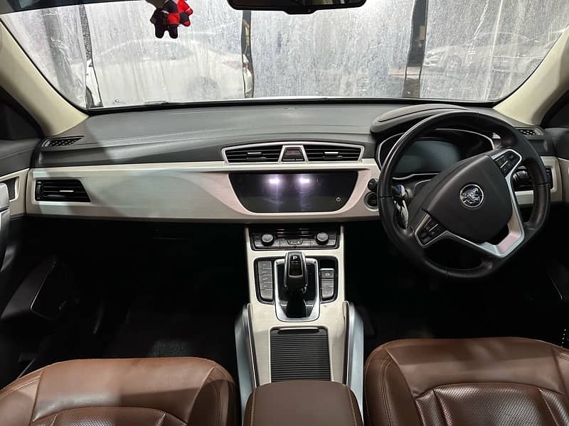 Proton X70 4