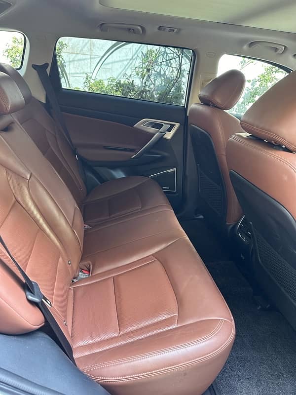 Proton X70 8
