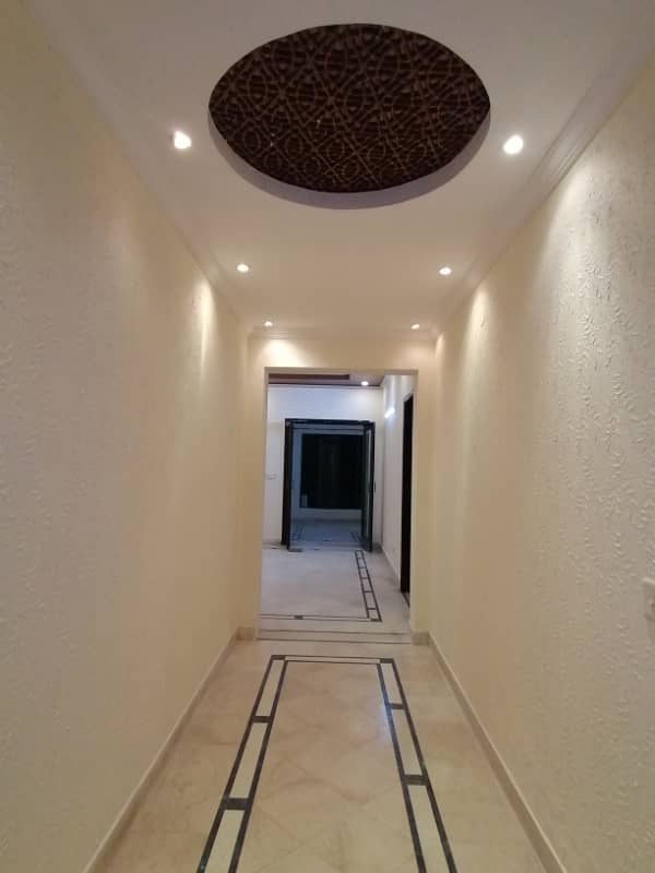 DHA 1 Kanal Facing Park Awesome Upper Portion For Rent In Phase 4 CC Block 6
