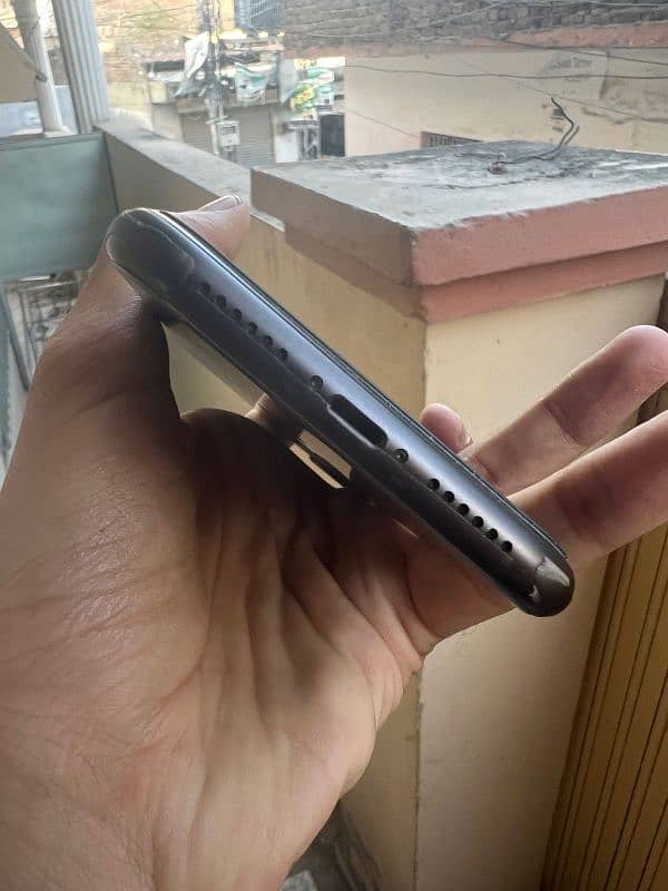 iphone 11 urgent sale 4