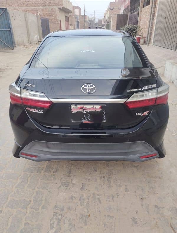 Toyota Corolla GLI 2016 auto 6