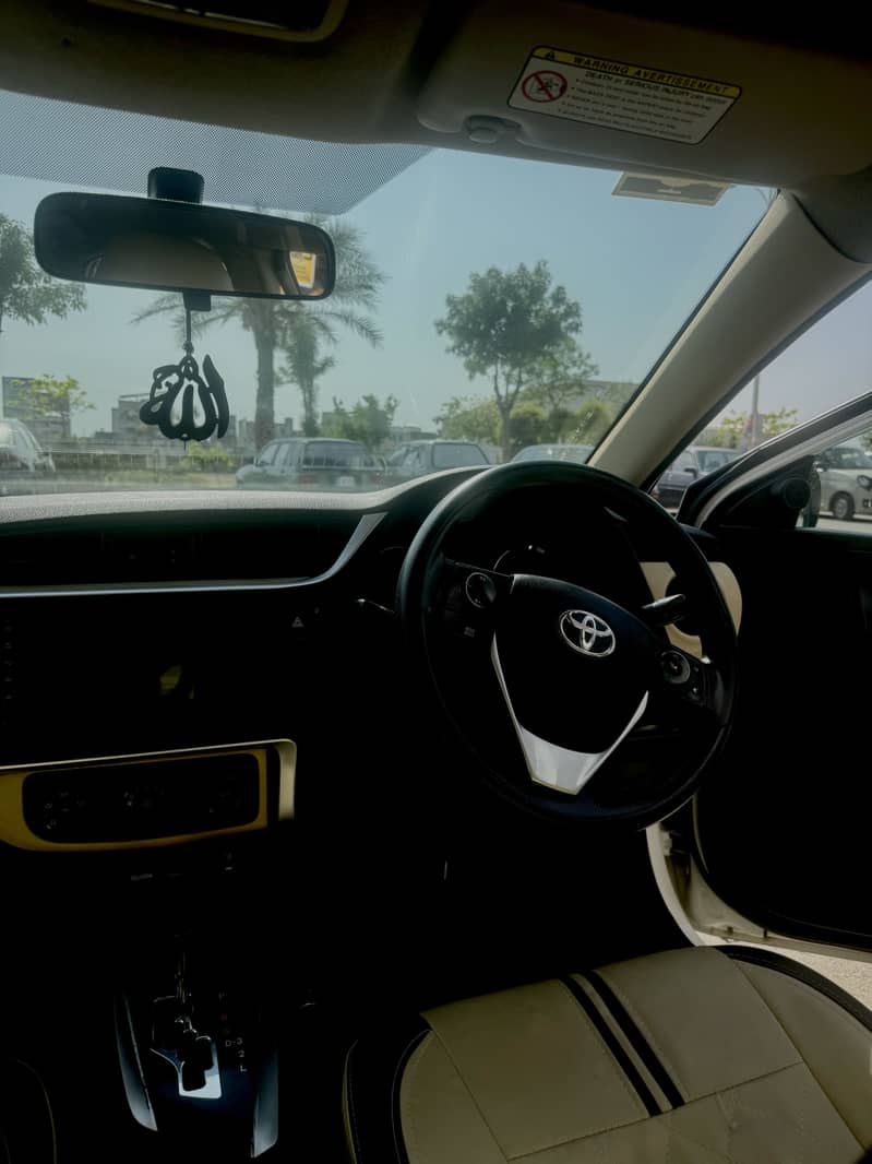 Corolla Altis 1.6 9
