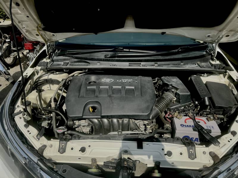 Corolla Altis 1.6 13