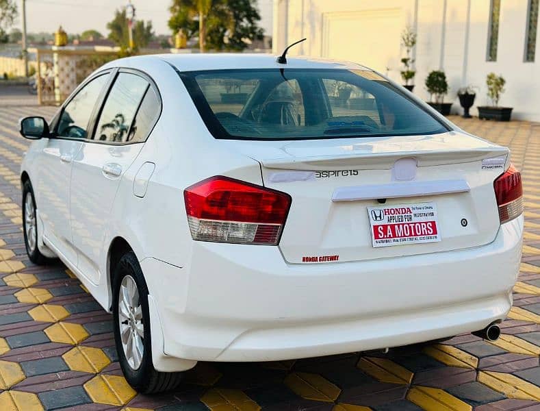 Honda City Aspire 2014 12