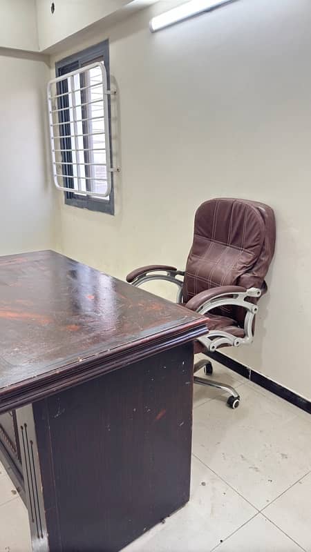 Table and Chair 0